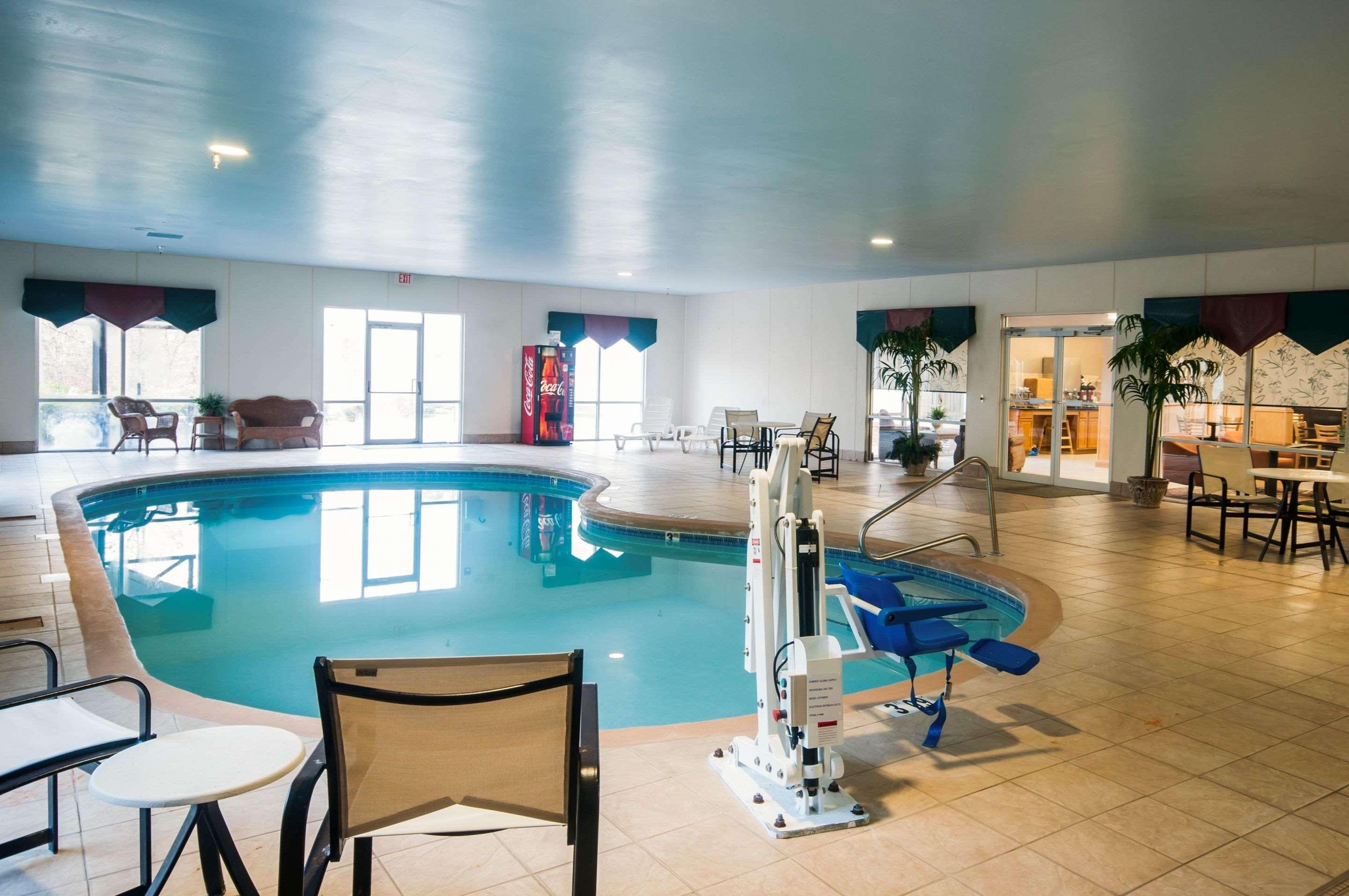 Comfort Suites Milledgeville Bagian luar foto