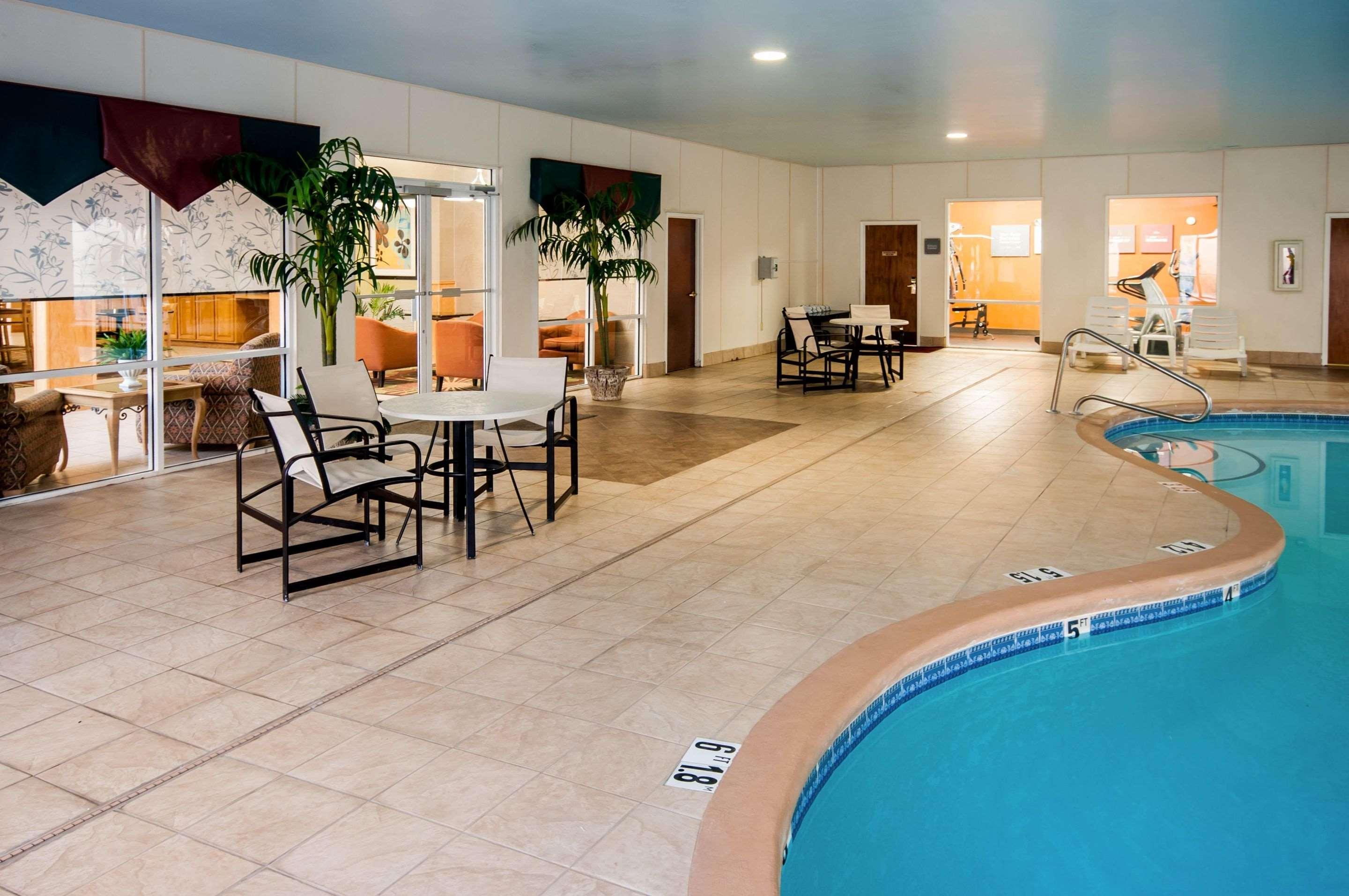 Comfort Suites Milledgeville Bagian luar foto