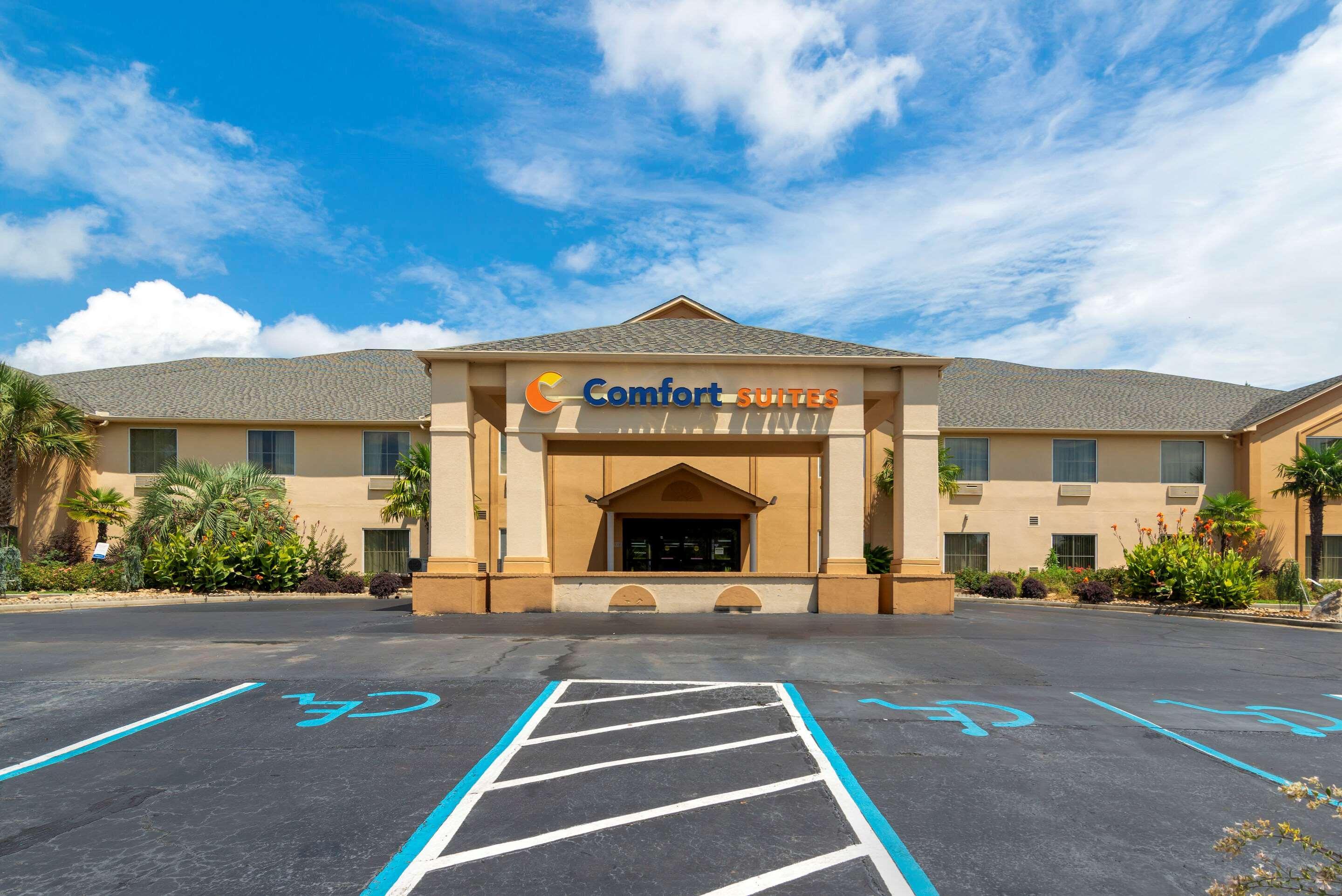 Comfort Suites Milledgeville Bagian luar foto