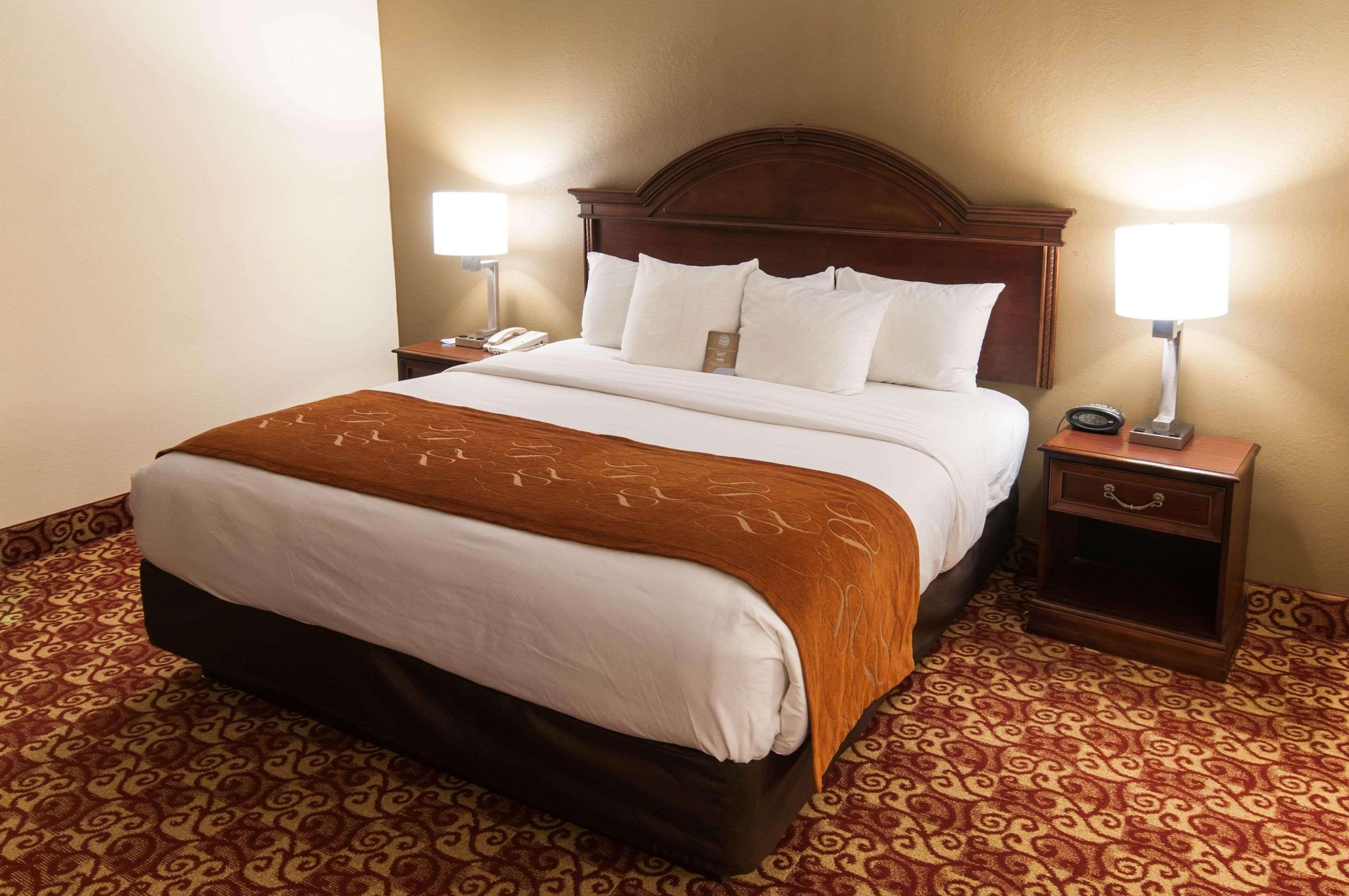 Comfort Suites Milledgeville Bagian luar foto