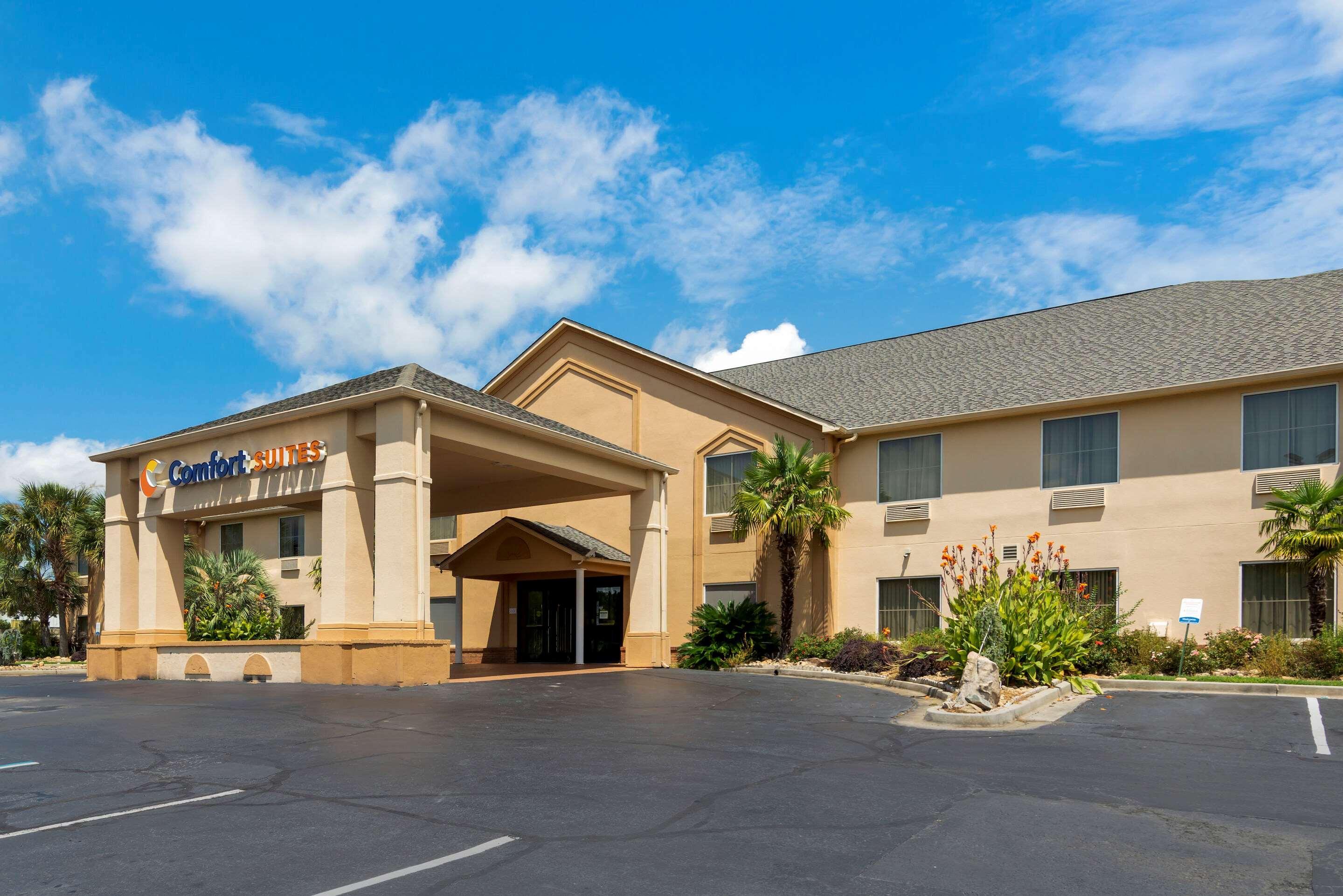 Comfort Suites Milledgeville Bagian luar foto