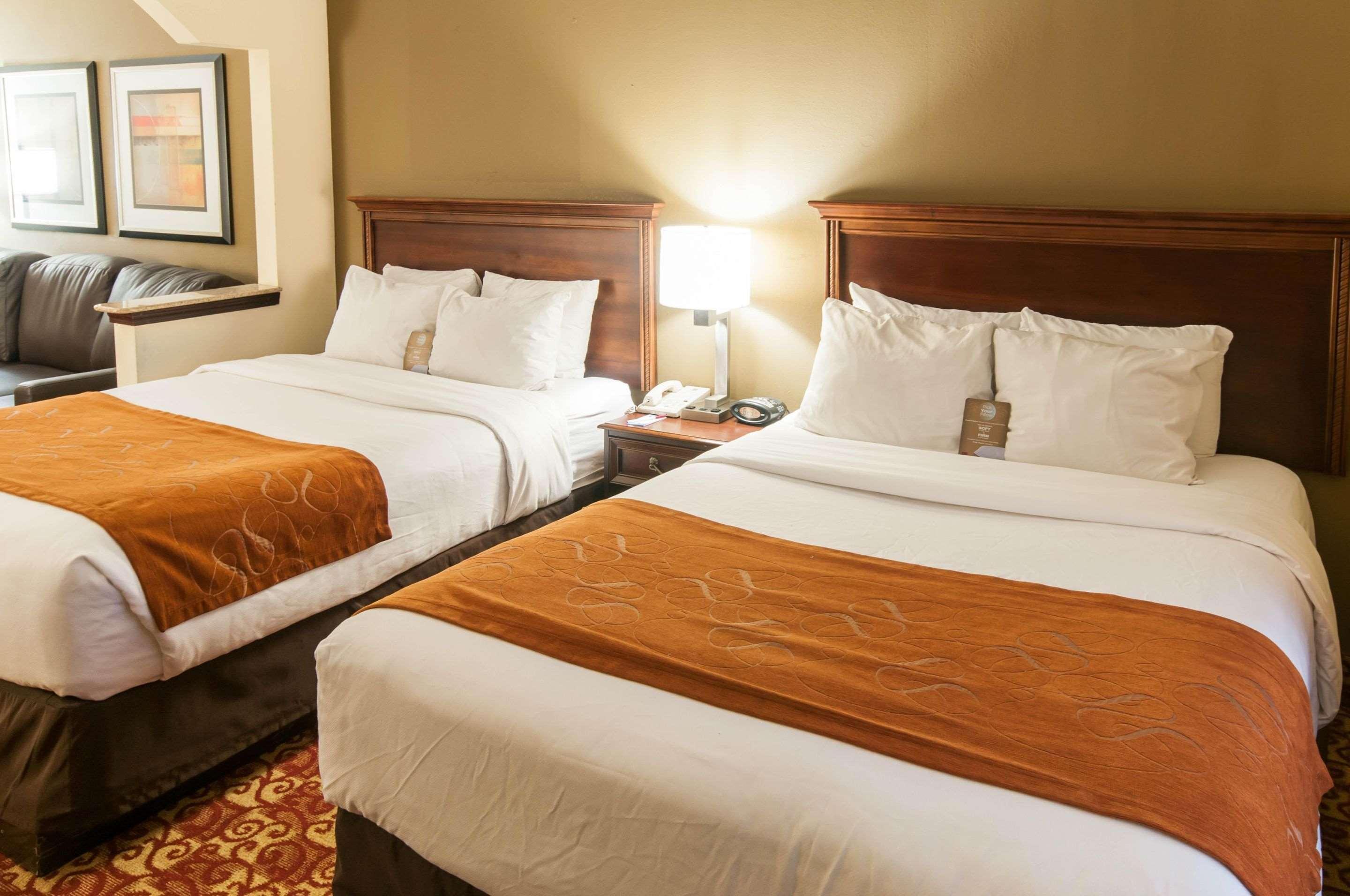 Comfort Suites Milledgeville Bagian luar foto