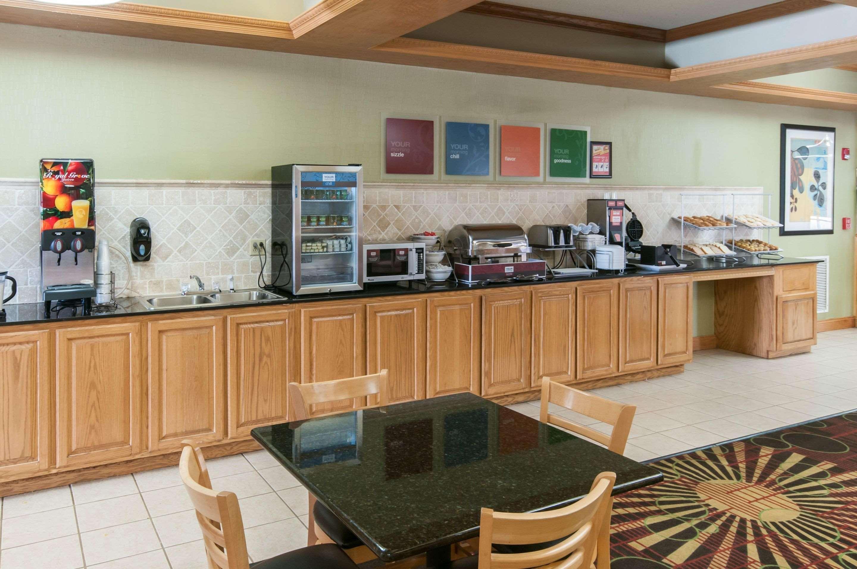 Comfort Suites Milledgeville Bagian luar foto
