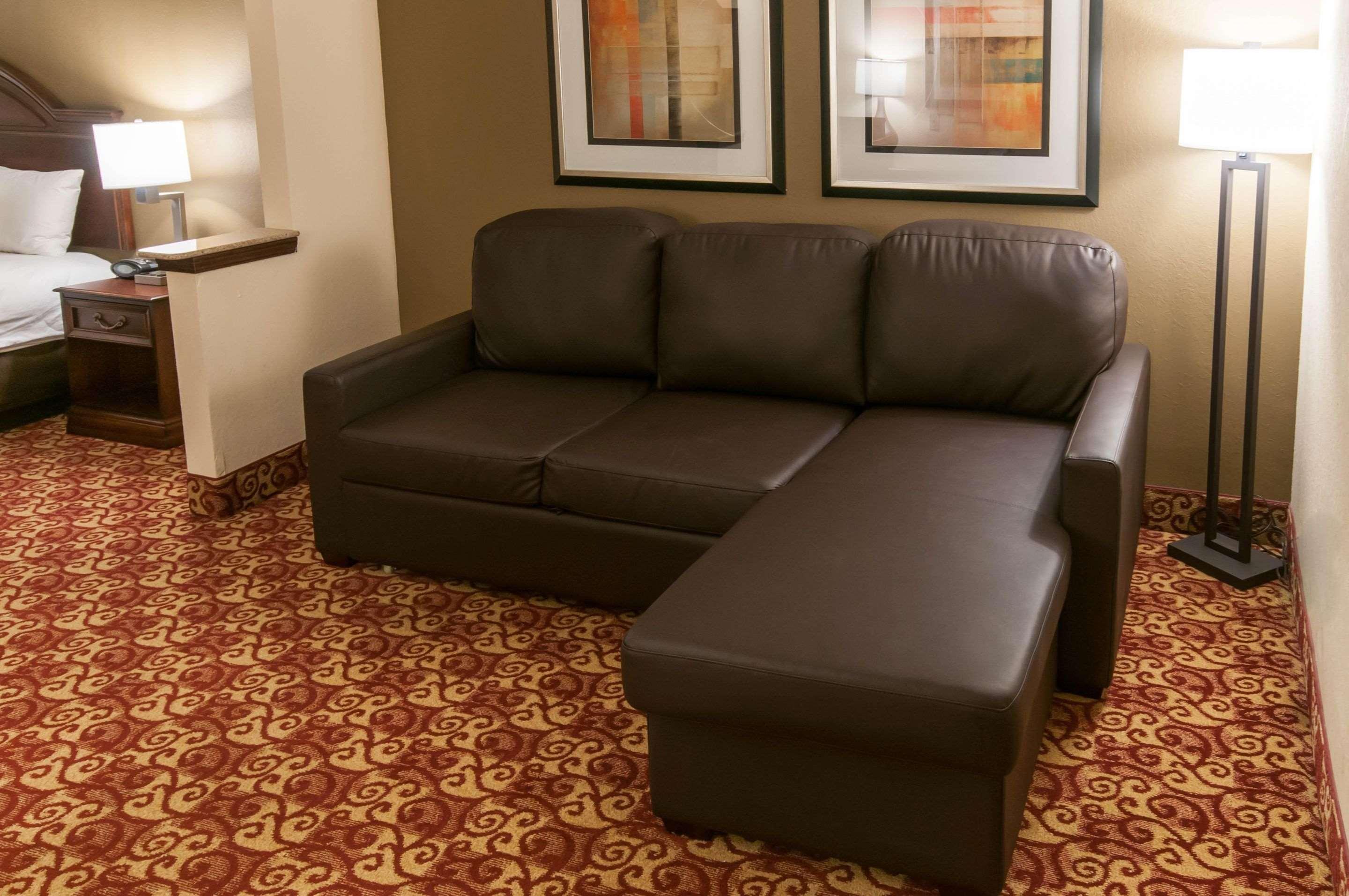 Comfort Suites Milledgeville Bagian luar foto
