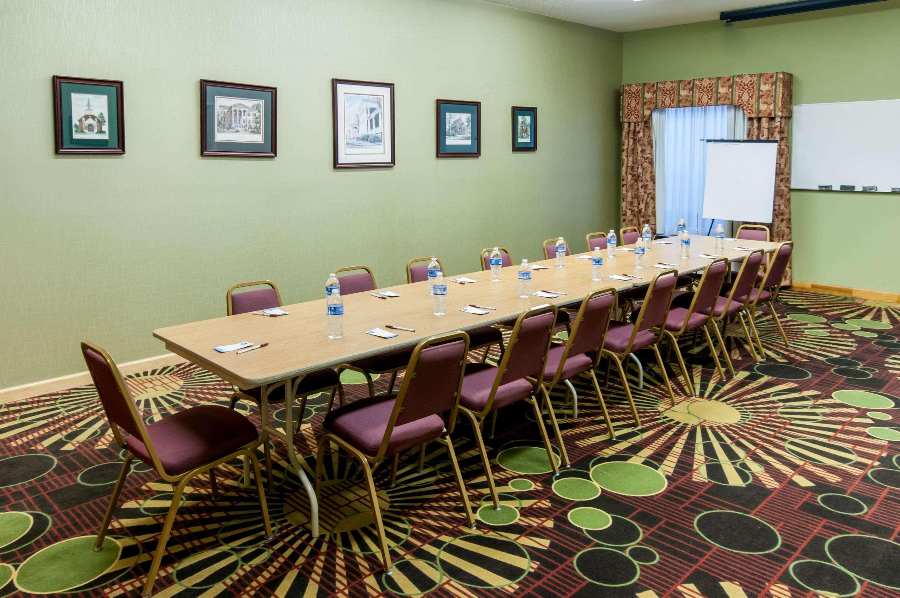 Comfort Suites Milledgeville Bagian luar foto