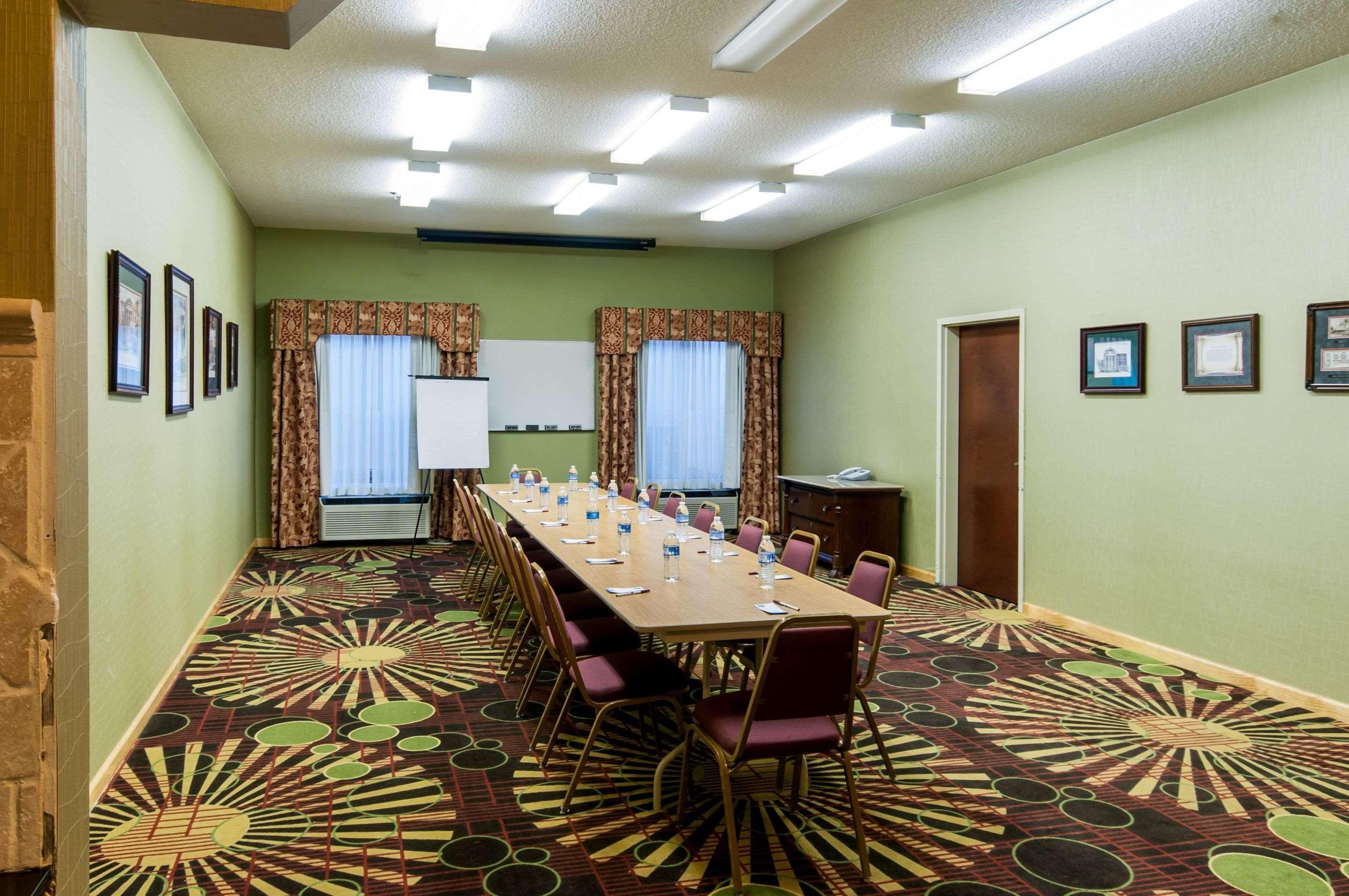 Comfort Suites Milledgeville Bagian luar foto