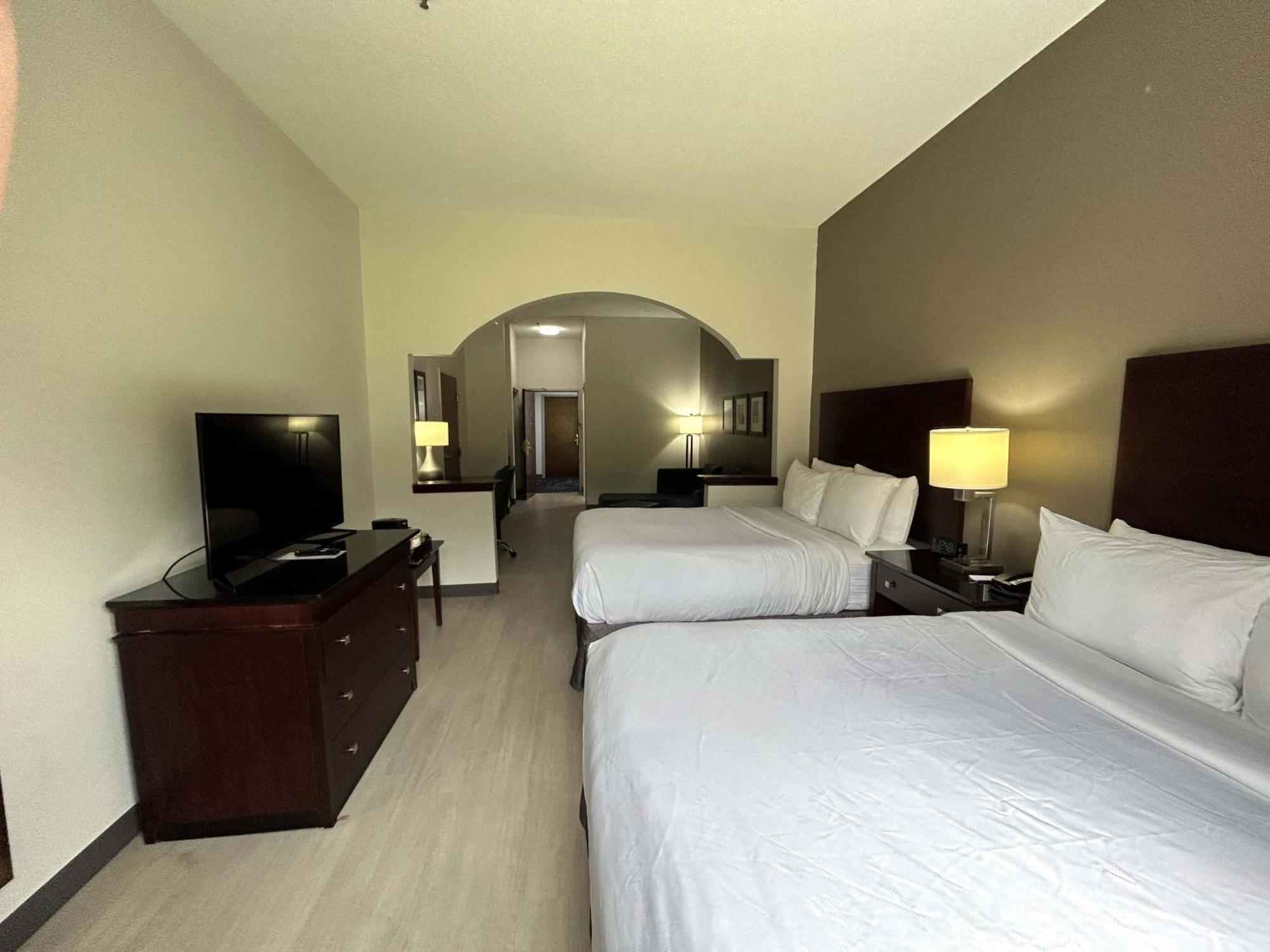 Comfort Suites Milledgeville Bagian luar foto