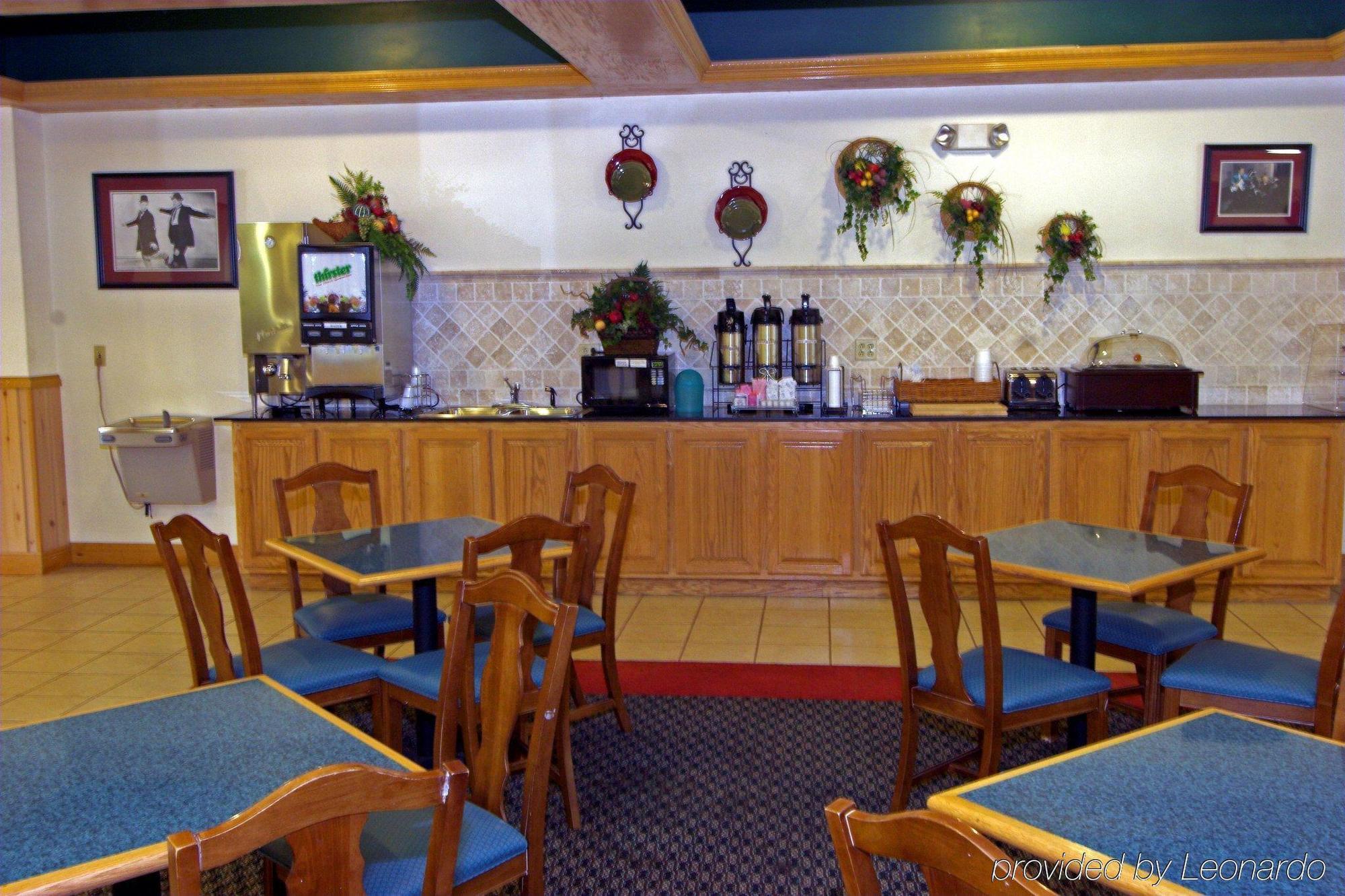 Comfort Suites Milledgeville Bagian luar foto
